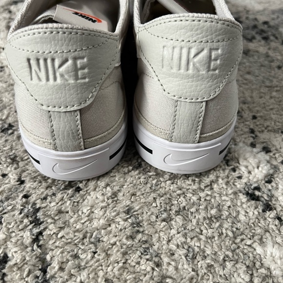 Womens Nike Court Legacy- Canvas- New-Size 11- Beige - Picture 3 of 9